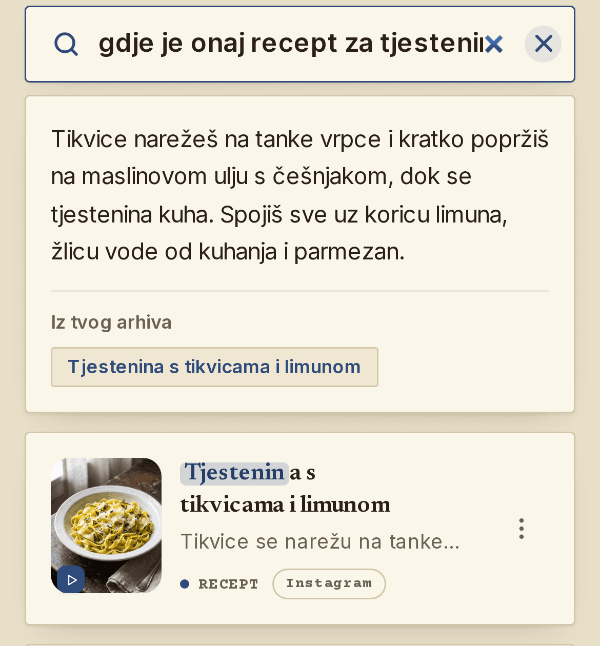Pitanje upisano u tražilicu i odgovor složen iz spremljenih stvari, s izvorom ispod.